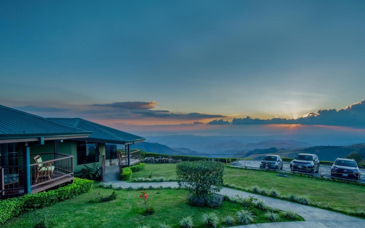 Hotel Tropico Monteverde ภายนอก รูปภาพ