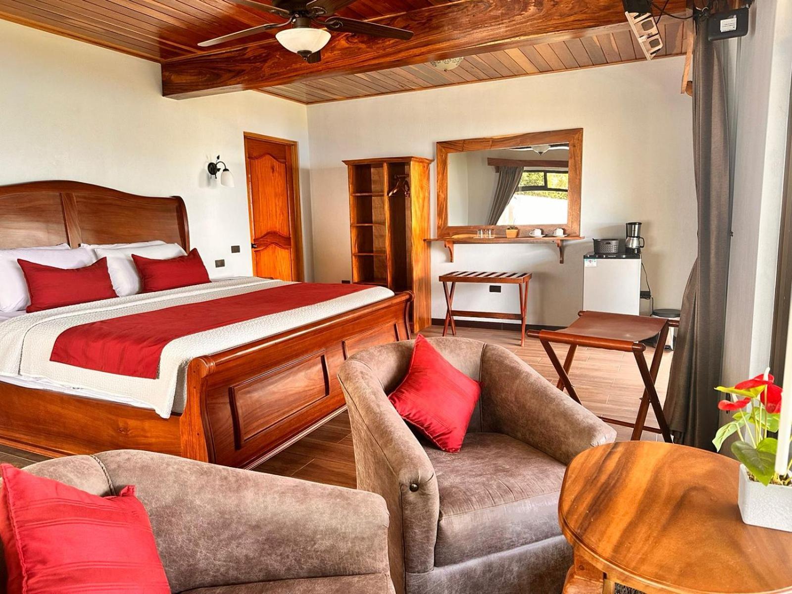 Hotel Tropico Monteverde ภายนอก รูปภาพ